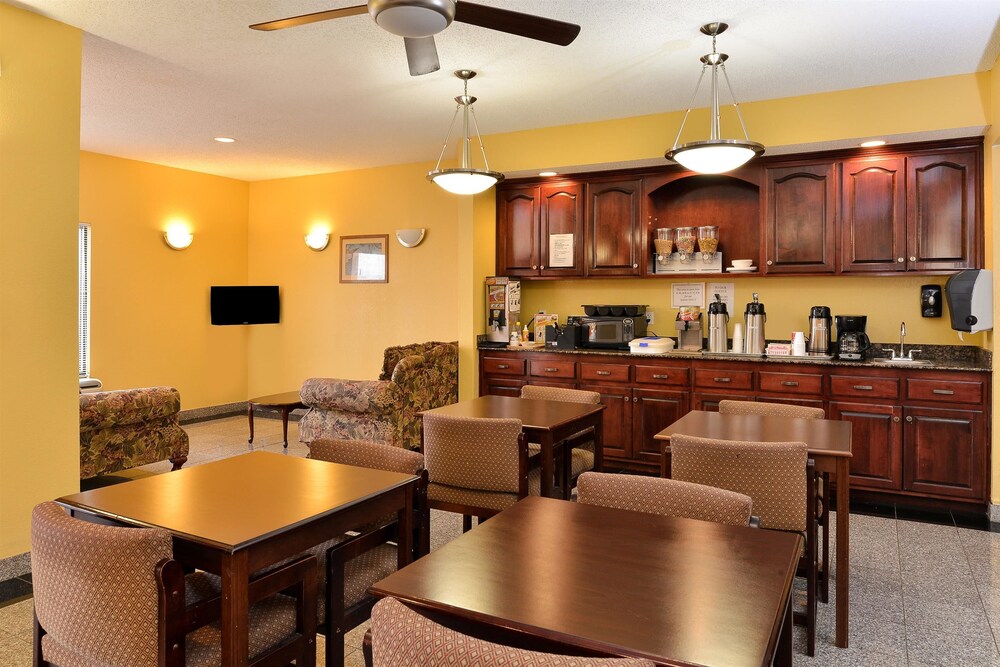 Executive Inn & Suites Breaux Bridge LA - photo 16