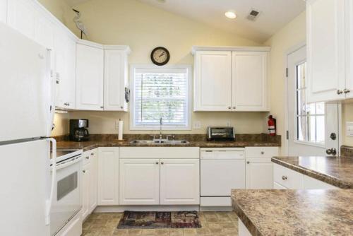 Island Delight by Oak Island Accommodations - photo 47