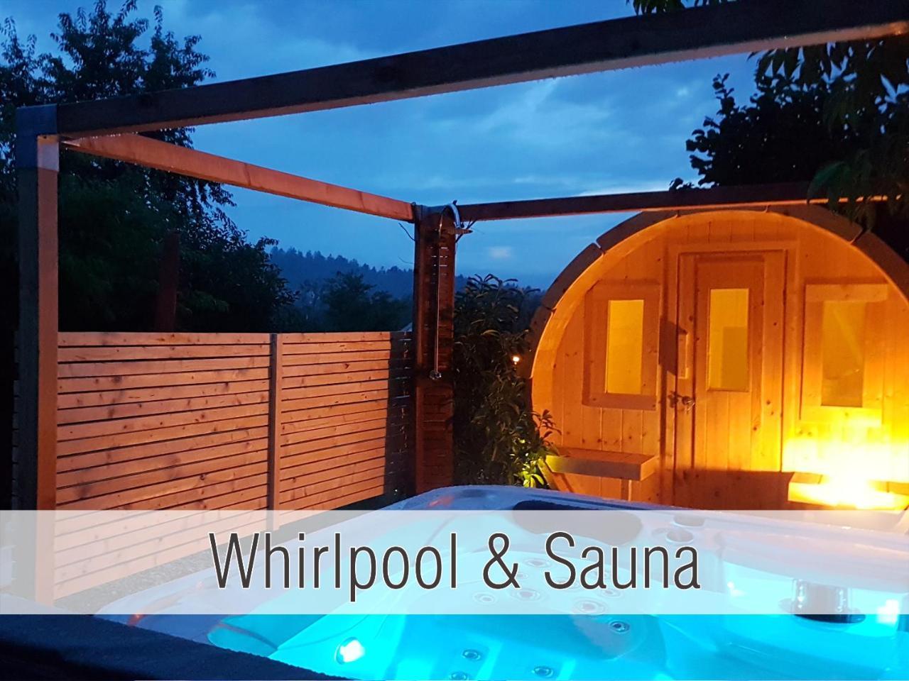 Hutte40 Ganze Hutte Nah Am See Mit Privatem Whirlpool Sauna Umzaunt — Waldkirchen
