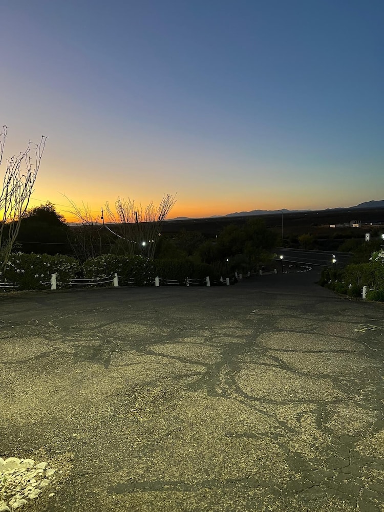 Landmark Lookout Lodge - photo 31