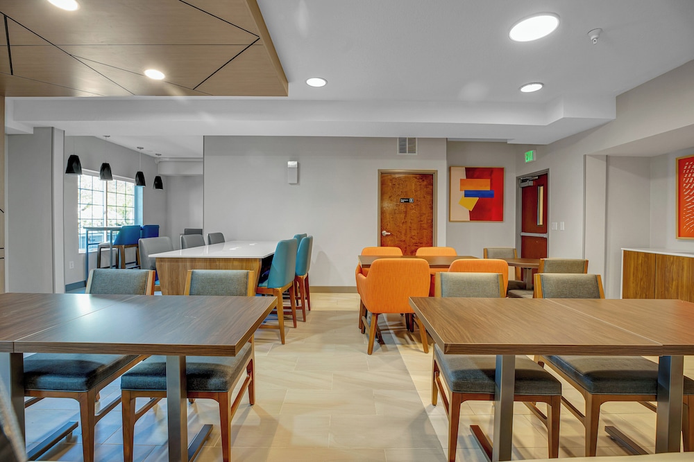 Holiday Inn Express Hotel & Suites Portland Jantzen Beach by IHG - photo 108