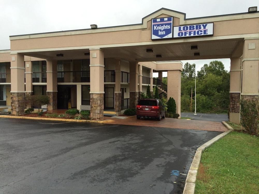 Knights Inn Newport - photo 2