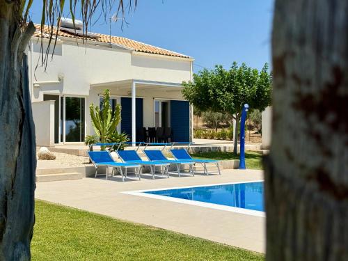 Villa Sema Marina di Ragusa — 4-Star Luxury Hotel in Marina Di Ragusa, Italy