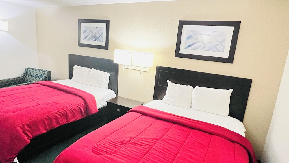 Pinckeyville Inn and Suites - photo 18