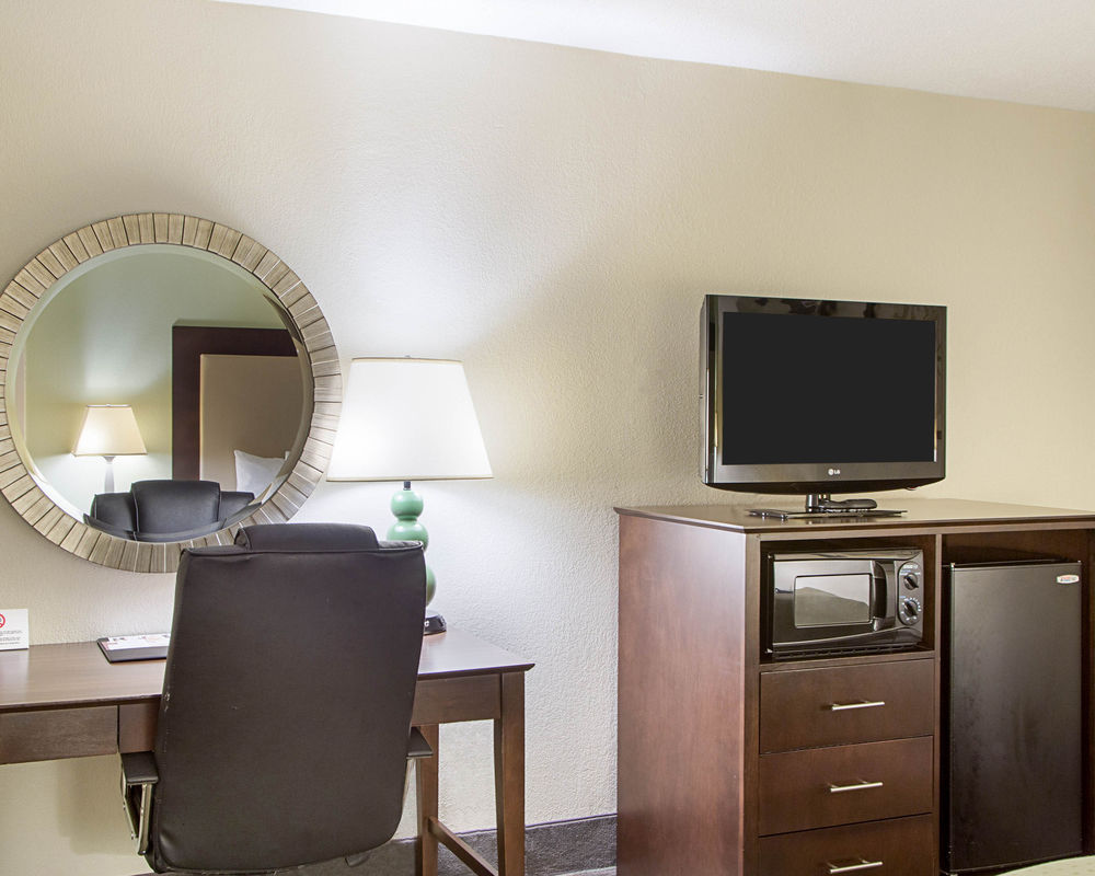 Clarion Inn & Suites Conference Center - photo 21