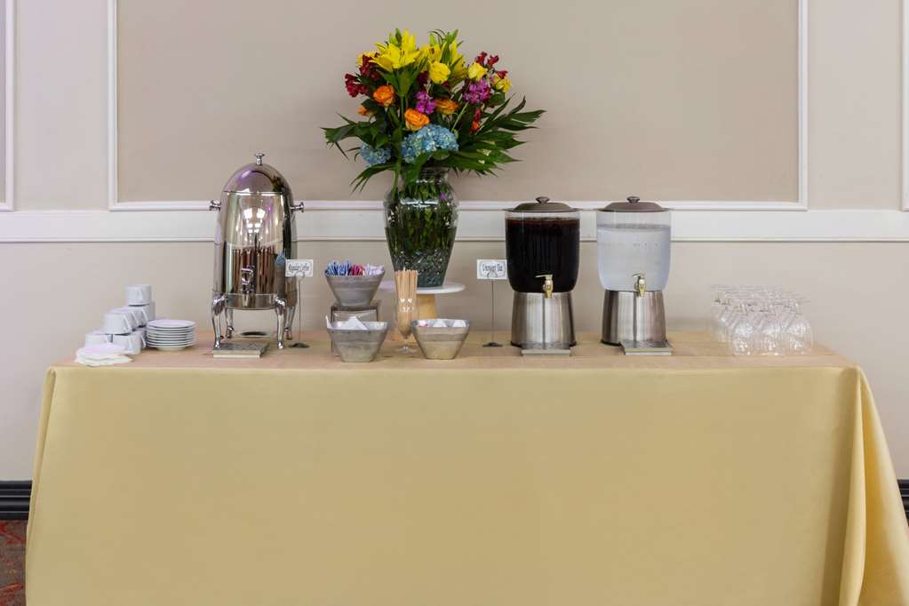 La Quinta Inn & Suites by Wyndham San Antonio Medical Ctr NW - photo 40
