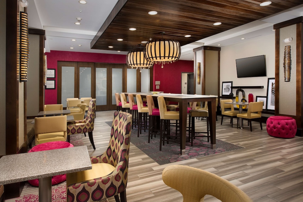 Hampton Inn Louisville East Hurstbourne - photo 21