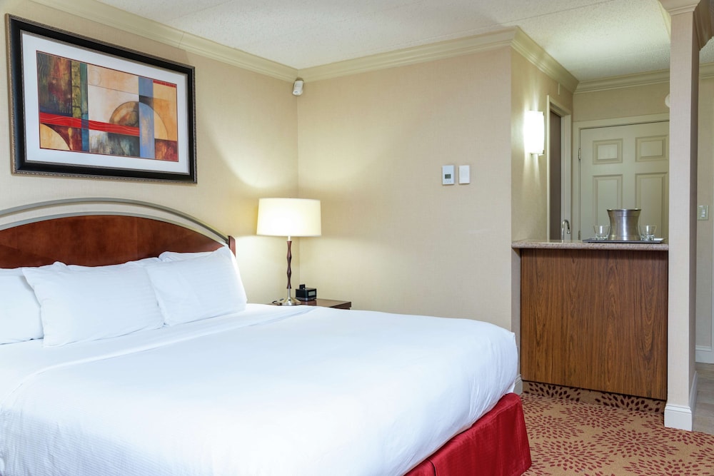 DoubleTree by Hilton Hotel Grand Rapids Airport - photo 8