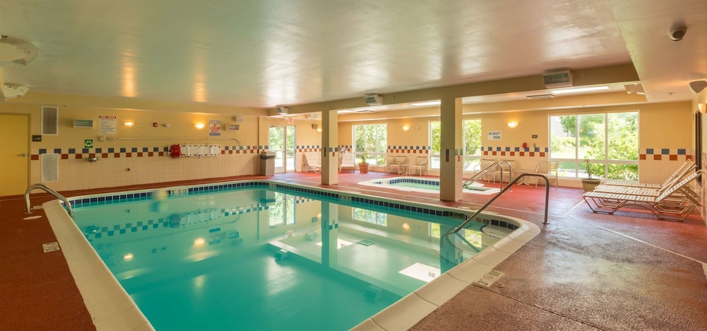 Hampton Inn Goshen - photo 21