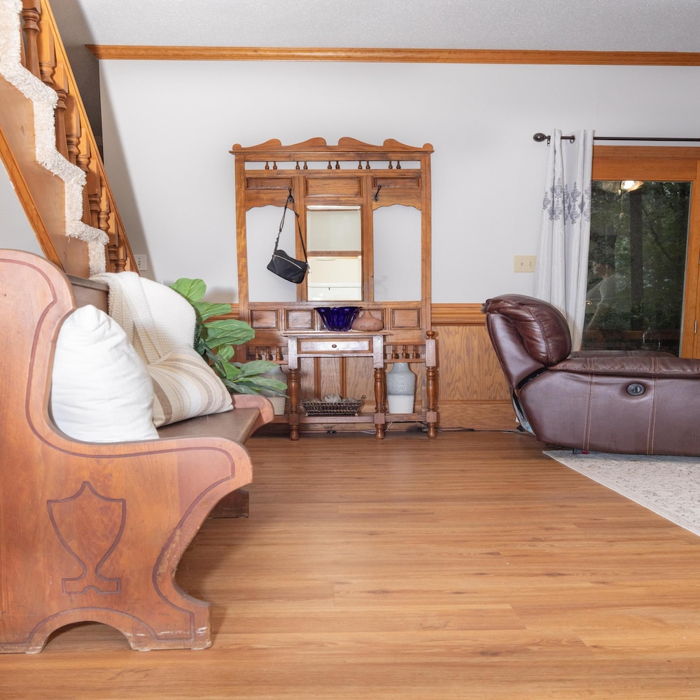 Classic Watervale Retreat — Augusta