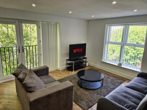Spacious City Apartment & Free Parking — 4-Star Luxury Hotel in Birmingham, United Kingdom