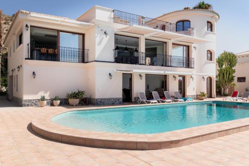 Villa Thorodin breathtaking 14P villa 1st line sea — 4-Star Luxury Hotel in El Campello, Spain