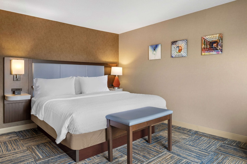 Hampton Inn Greenfield - photo 24