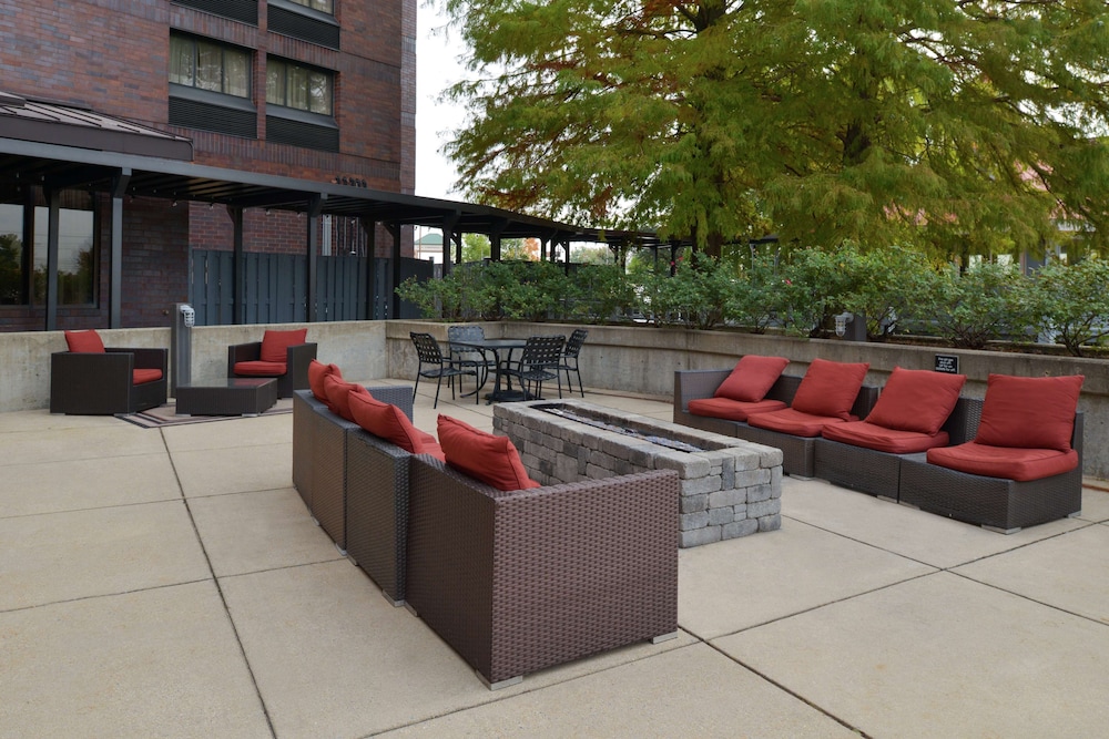 Hampton Inn Frederick - photo 60