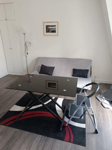 Buttes Chaumont Fully Equipped - last minute hotel in Paris