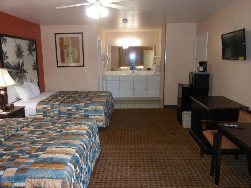 Super 8 By Wyndham El Centro - photo 14