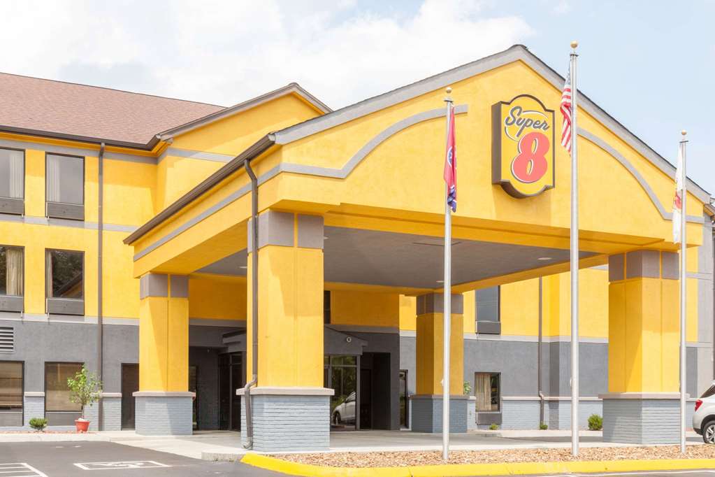 Super 8 by Wyndham Crossville TN — hotel in Crossville
