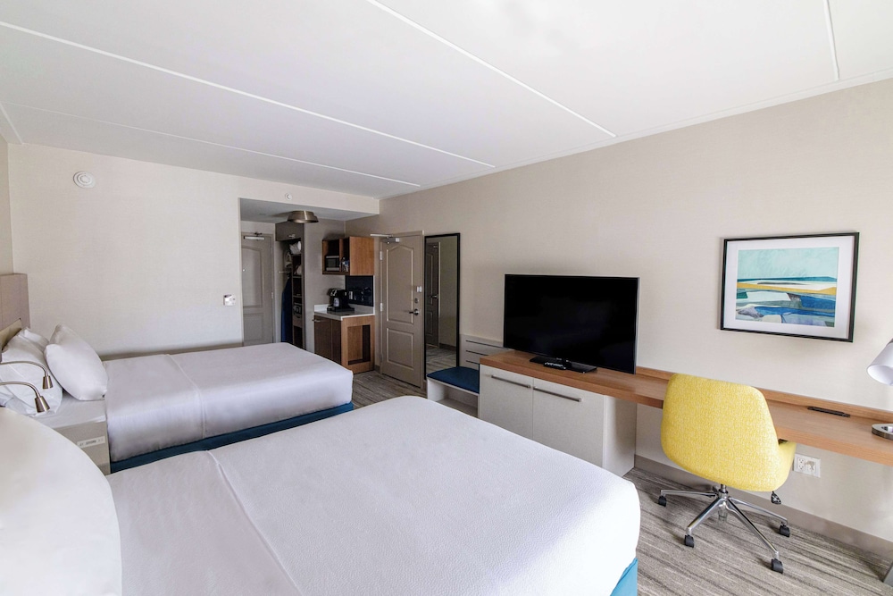 Hilton Garden Inn Lakewood - photo 17