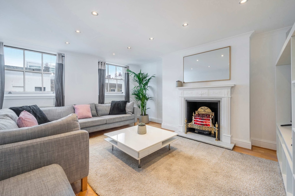 The Fitzroy Quarter Fitzrovia by Frankie Says — 4-Star Luxury Hotel in London, United Kingdom