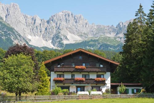 Haus Sonnwend — 4-Star Luxury Hotel in Ellmau, Austria