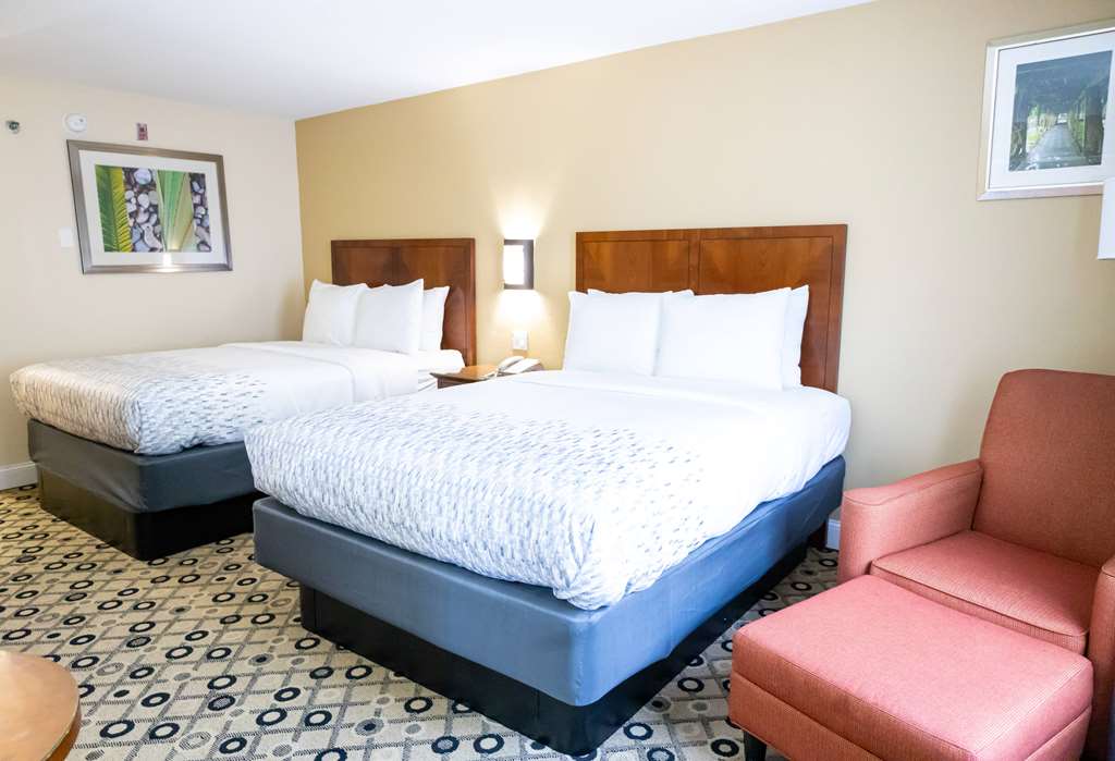 Days Inn By Wyndham College Park Atlanta Airport South - photo 34