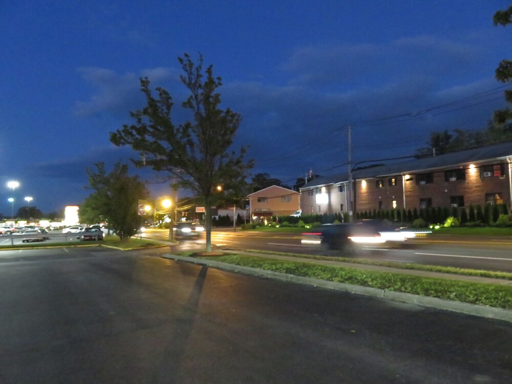 Central Motel Court Yard - photo 133