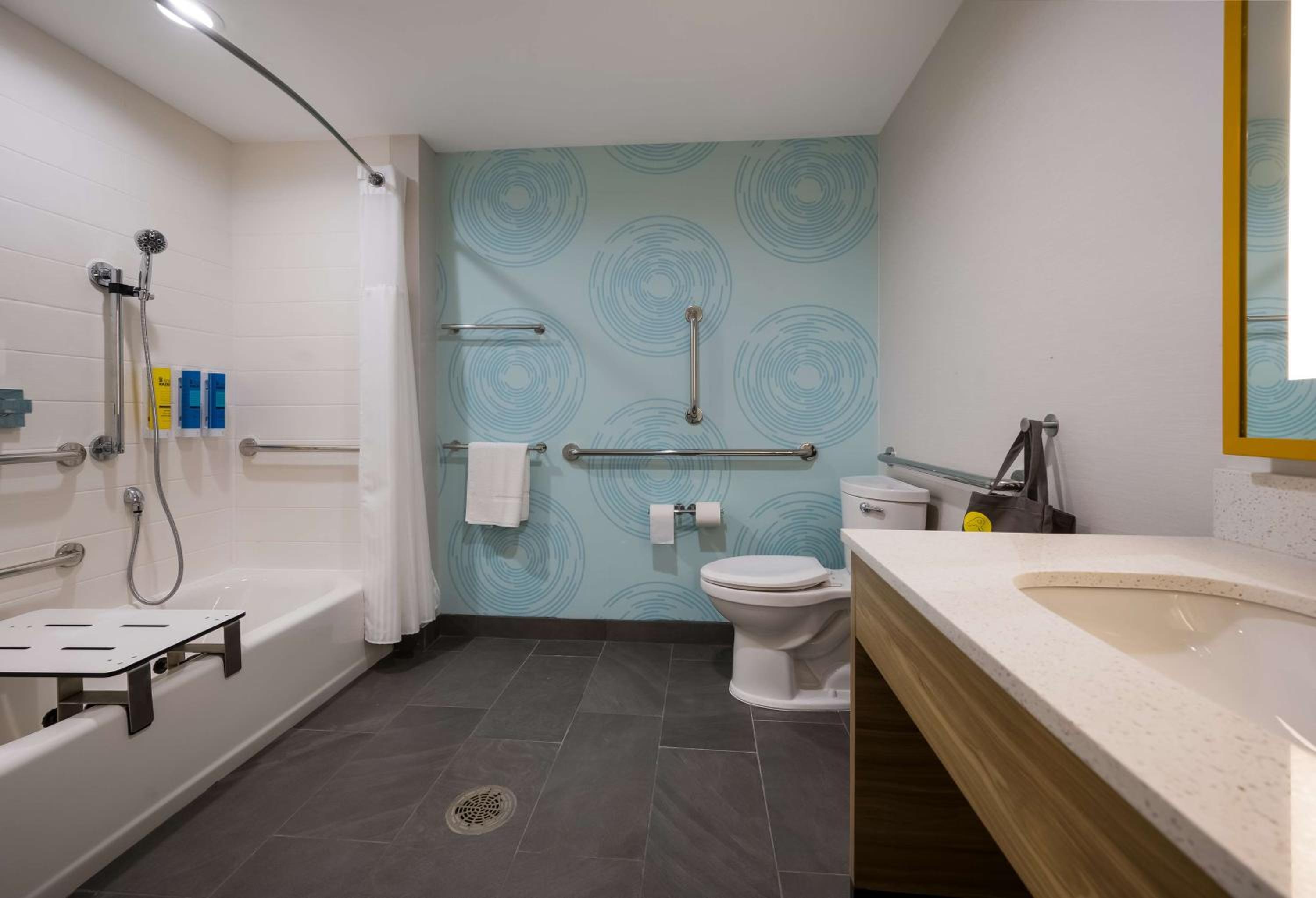 Tru by Hilton Novi Detroit - photo 16