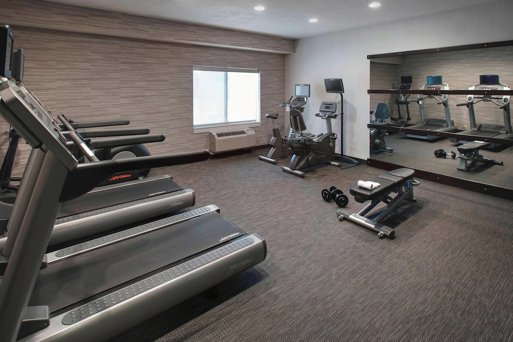 Courtyard by Marriott Lebanon - photo 13