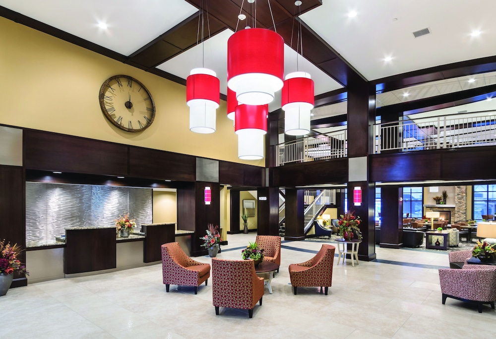 Clubhouse Hotel Suites Fargo — Fargo