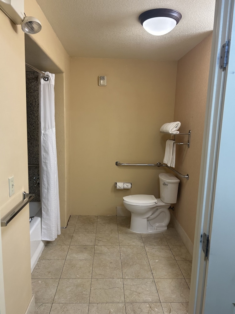 Holiday Inn Express Las Vegas Nellis by IHG - photo 14
