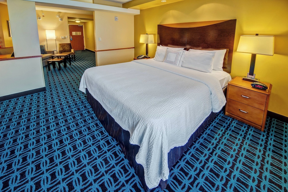 Fairfield Inn & Suites by Marriott Naples - photo 8