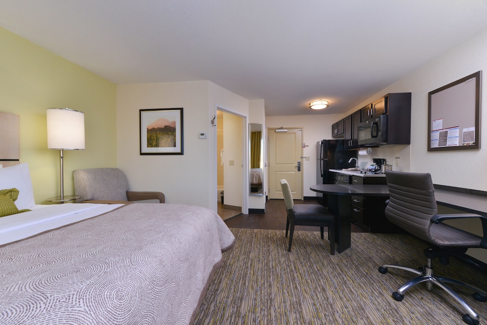 Candlewood Suites Casper by IHG - photo 20