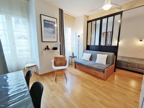 La Maladeta T2 Wifi Ascenseur Casier a Skis 4 Personnes in Bagneres-De-Luchon, France