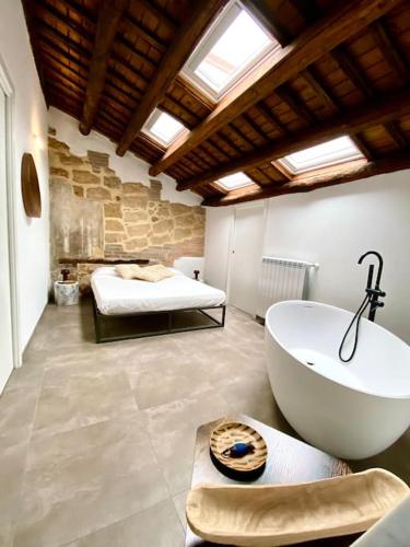 Tuttoporto Apartments LEVANTE — 4-Star Luxury Hotel in Palermo, Italy