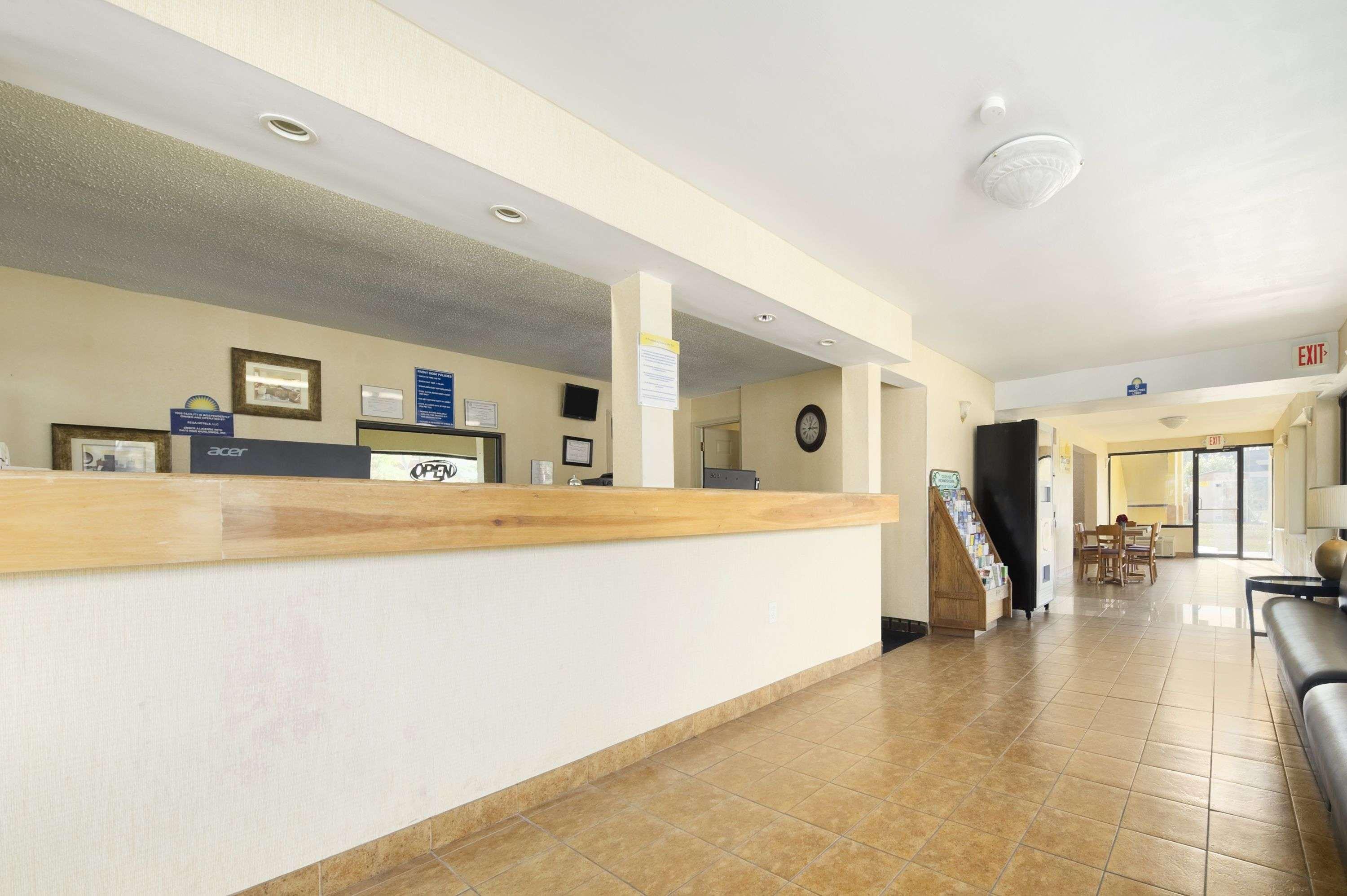 Days Inn by Wyndham Brunswick St. Simons Area - photo 15