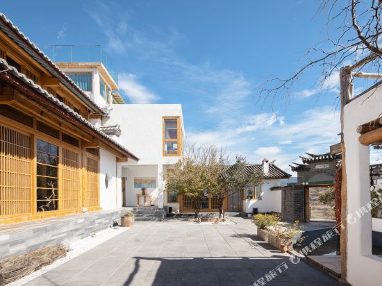 There are stars outside the city Lonely on Lanzhou Ye She Mei Su in Jinhua, People's Republic of China