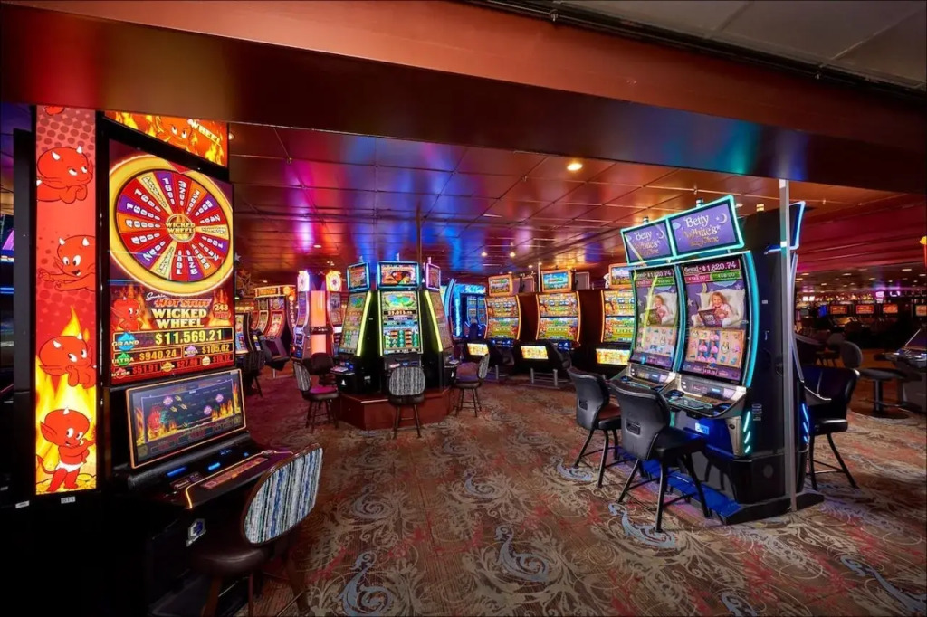 Binion's Gambling Hall and Hotel - photo 2