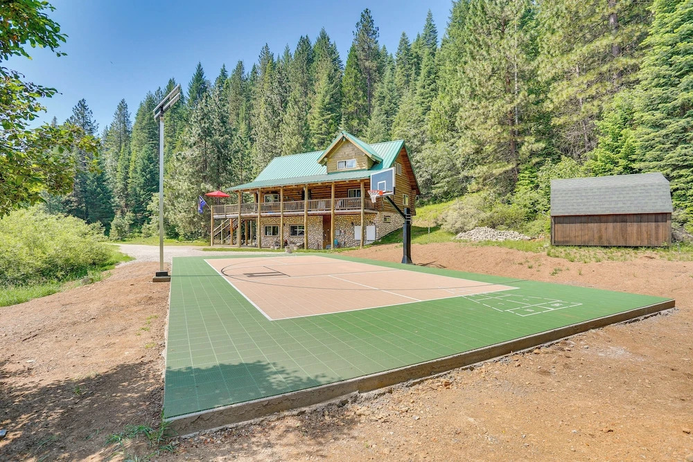 13 Mi To Mt Shasta Log Home On 60 Acres 12673878 — Mccloud