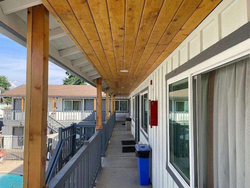Ramona Valley Inn - photo 9