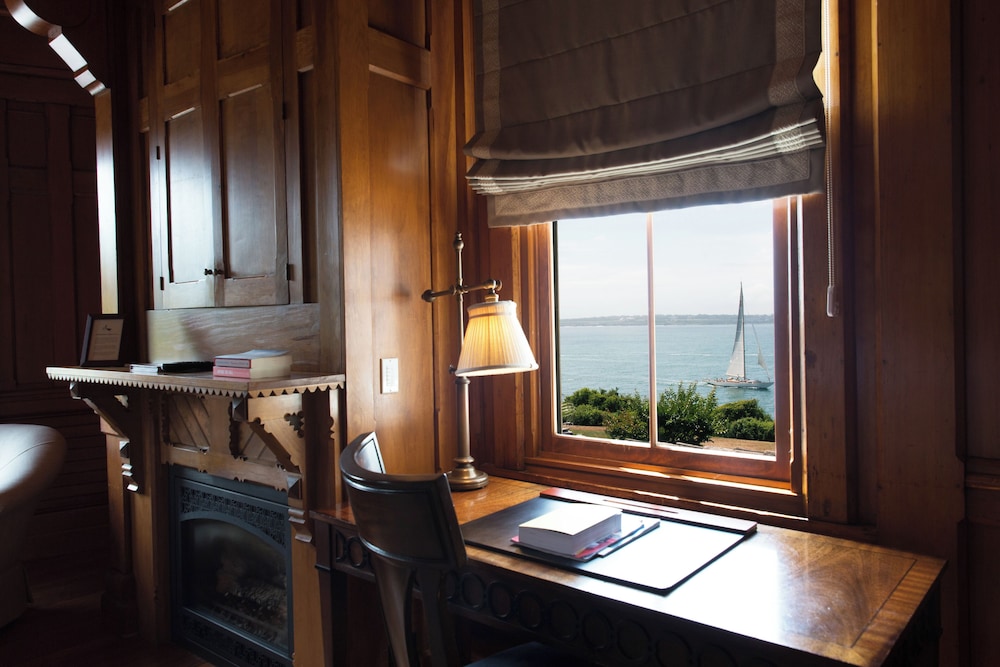 Castle Hill Inn - photo 31
