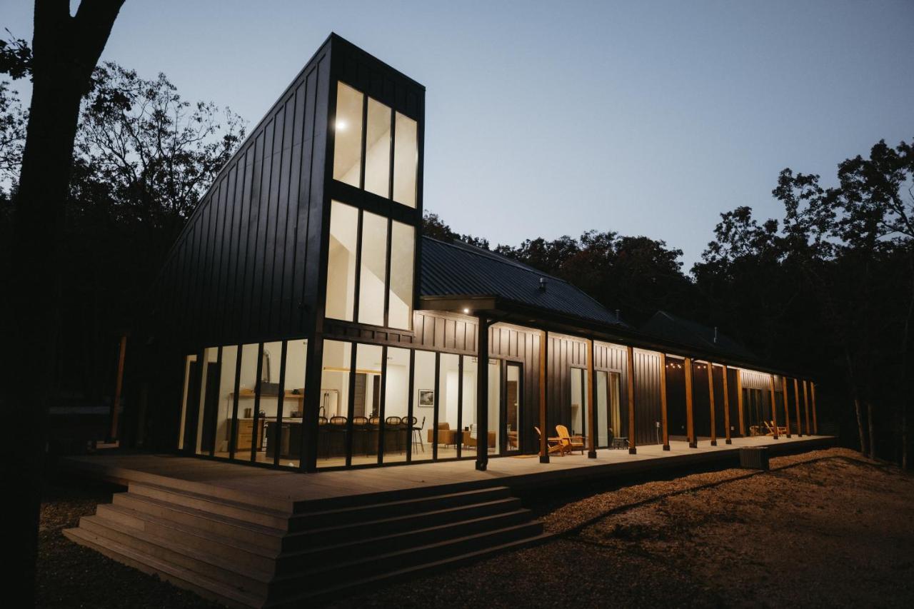 Onyx & Cedar Lakehouse — hotel in Garfield