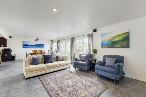 Upper Level Beach Retreat in Newport Beach, United States