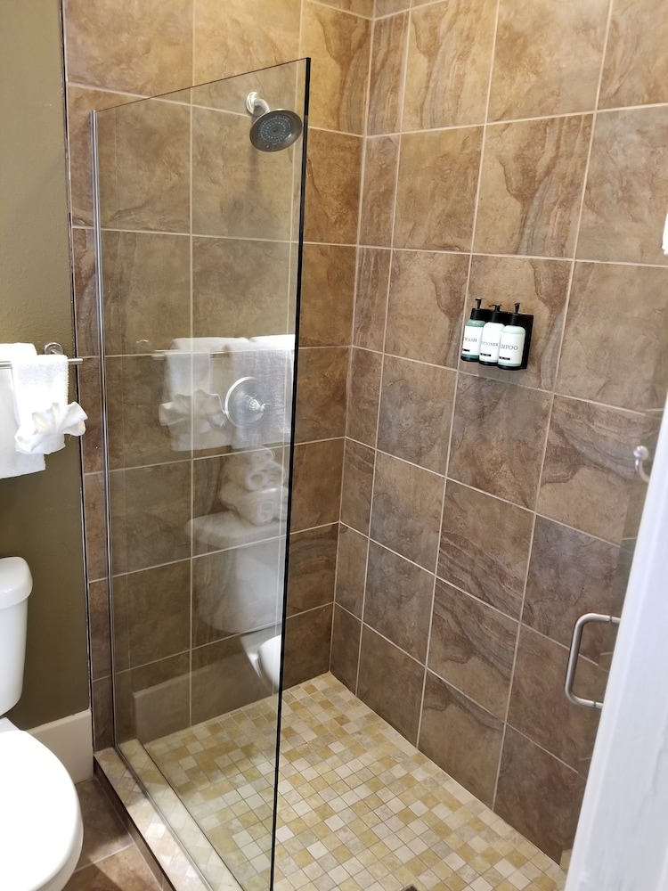 Basin Park Hotel and Spa - photo 33