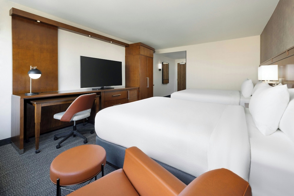 Courtyard by Marriott Los Angeles Woodland Hills - photo 11
