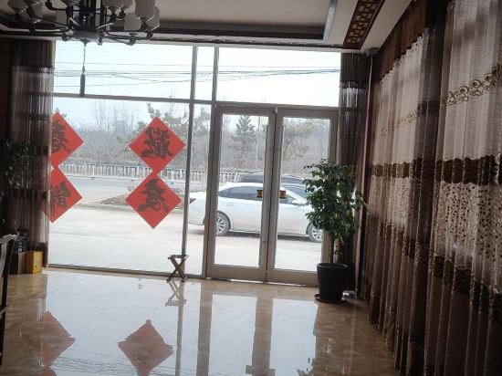 Clean Hotel — Unknown City — photo 2