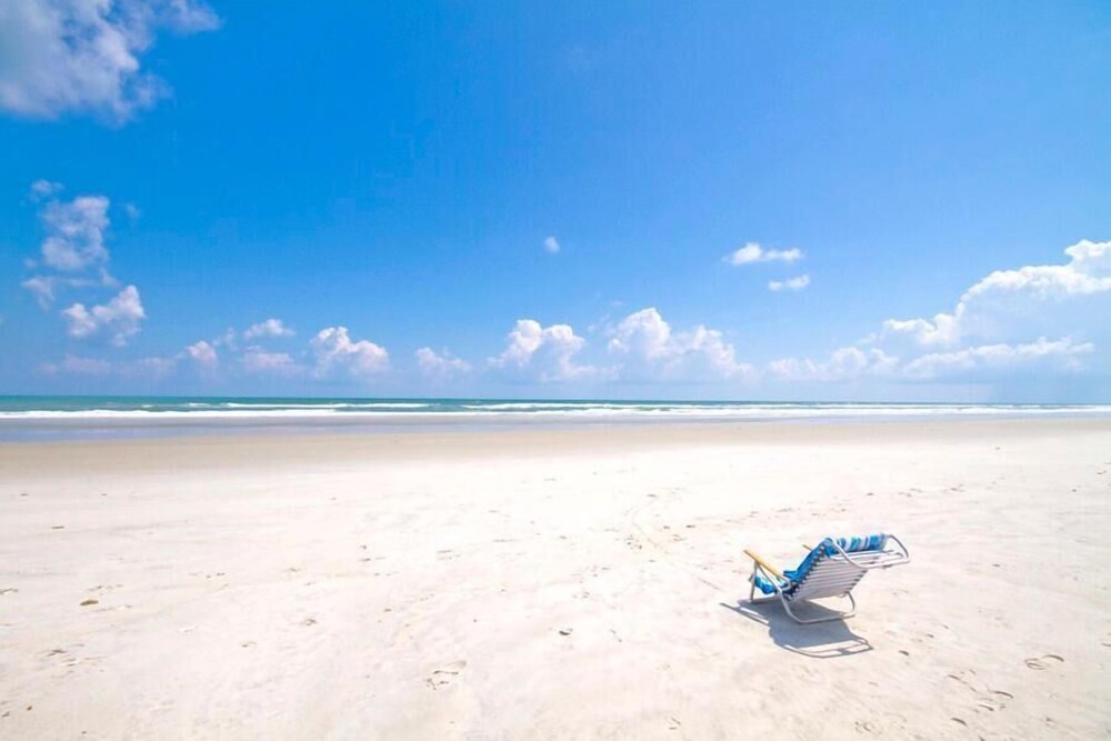 Island House by Distinctive Beach Rentals — 4-Star Luxury Hotel in Saint Augustine, United States