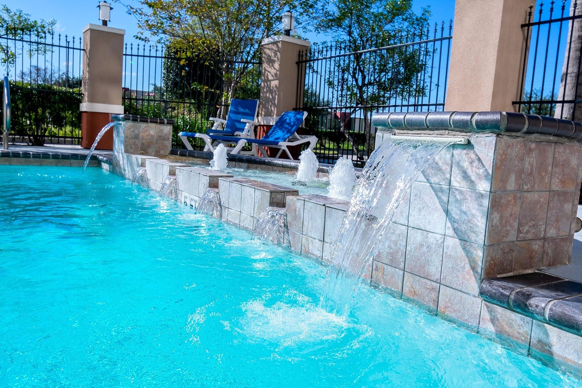 Holiday Inn Express & Suites Houston East by IHG - photo 16