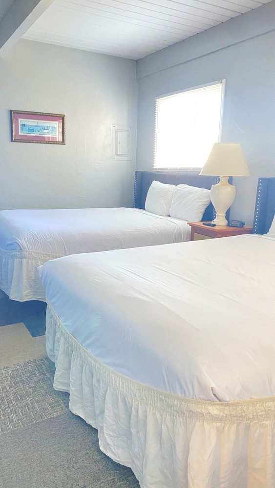 Ocean Shores Inn & Suites - photo 17