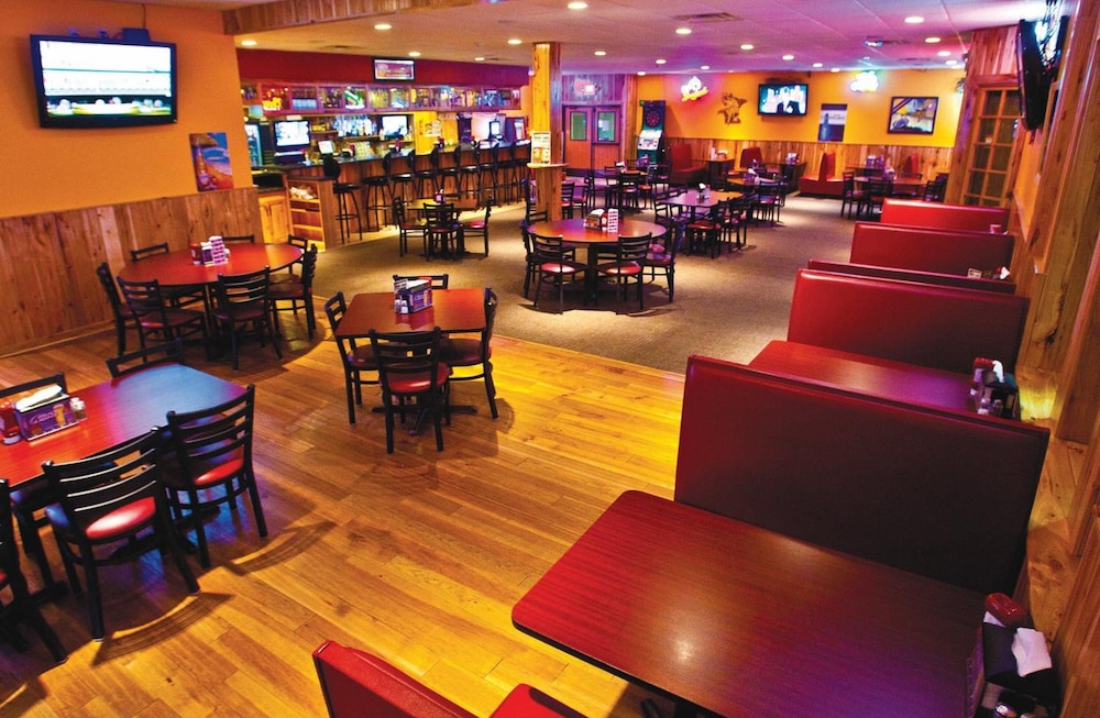 Norwood Inn and Suites Worthington - photo 22