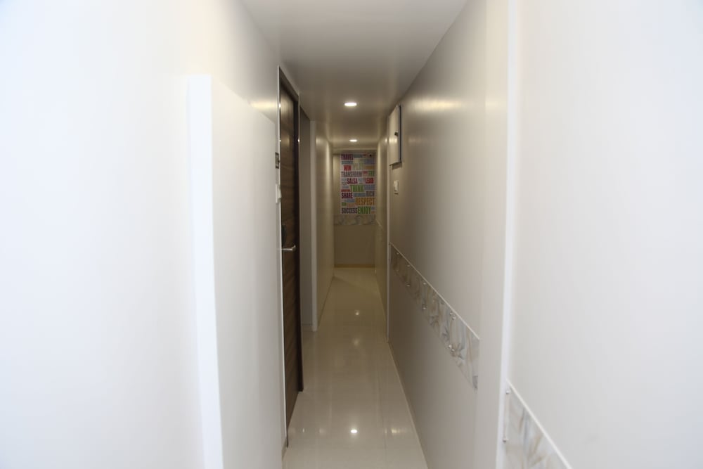 Lucky Galaxy - last minute hotel in Mumbai